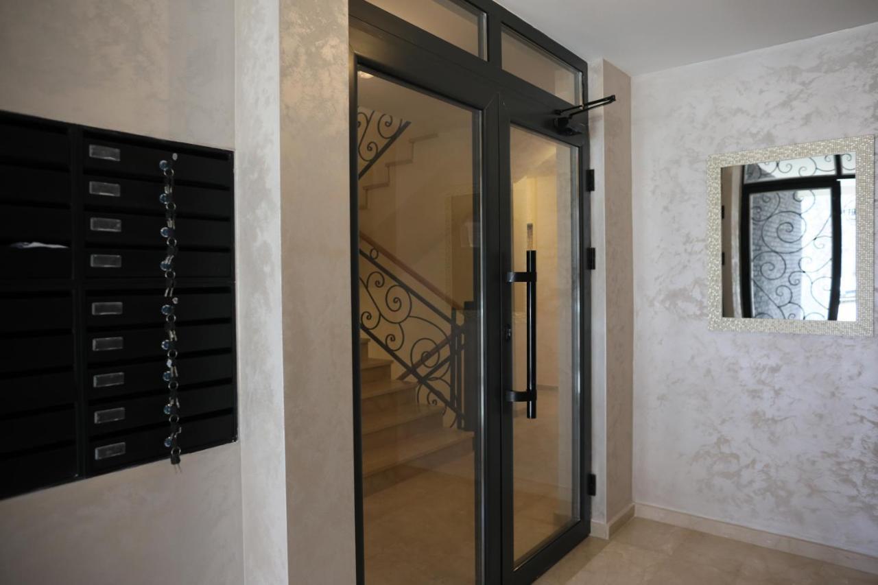 Joli Apartment Belgrade Luaran gambar